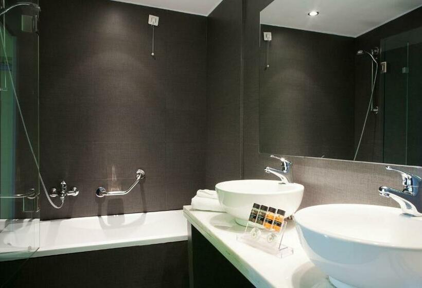 エクゼクティブルーム, Athens Center Square