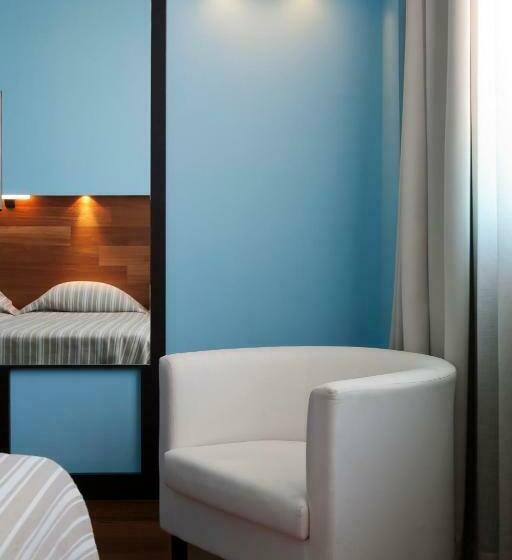 スーペリアールーム, Athens Center Square