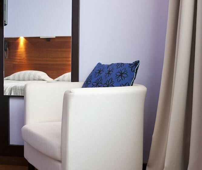 スーペリアールーム, Athens Center Square