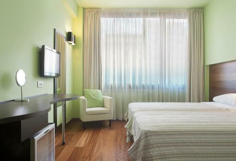 エコノミールーム, Athens Center Square