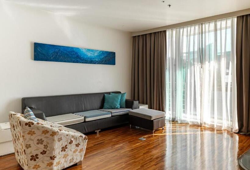 Superior suite with balcony, Baraquda Heeton Pattaya By Compass Hospitality