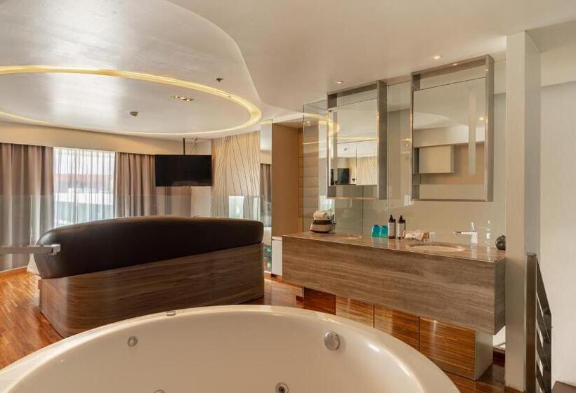 Люкс Дюплекс, Baraquda Heeton Pattaya By Compass Hospitality