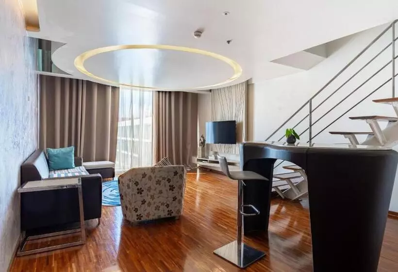 سوییت دوبلکس, Baraquda Heeton Pattaya By Compass Hospitality