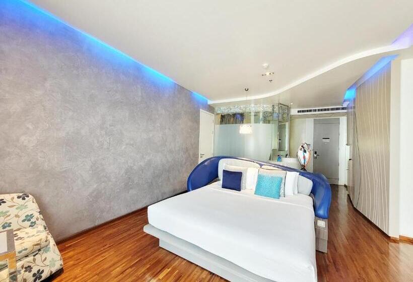 اتاق لوکس با بالکن, Baraquda Heeton Pattaya By Compass Hospitality