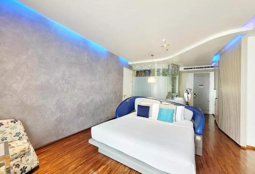 اتاق لوکس با بالکن, Baraquda Heeton Pattaya By Compass Hospitality