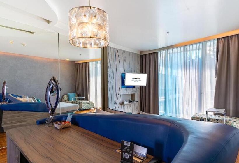 اتاق لوکس با بالکن, Baraquda Heeton Pattaya By Compass Hospitality