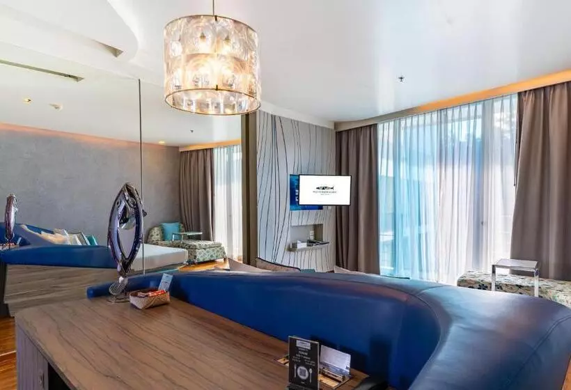 اتاق لوکس با بالکن, Baraquda Heeton Pattaya By Compass Hospitality