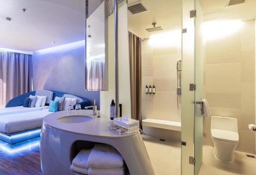 اتاق استاندارد با بالکن, Baraquda Heeton Pattaya By Compass Hospitality