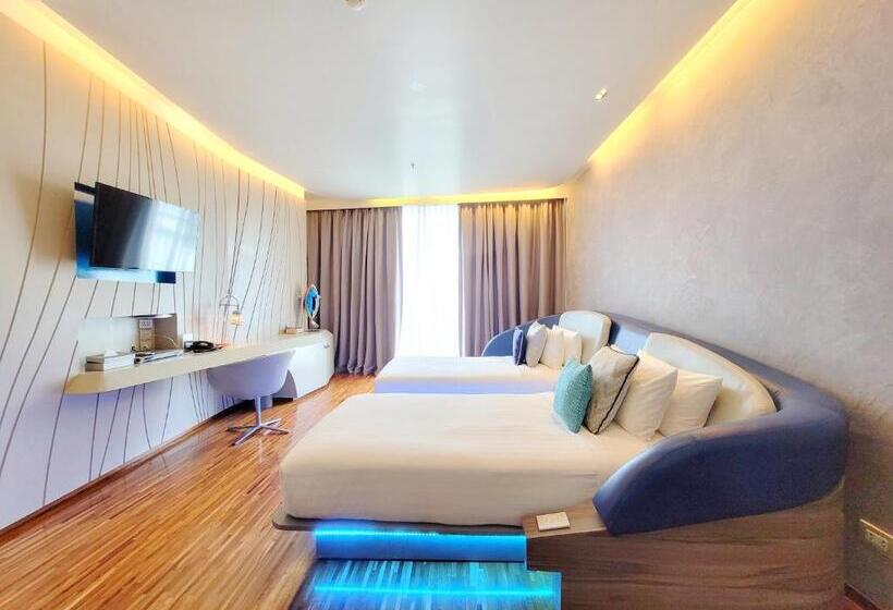 اتاق استاندارد با بالکن, Baraquda Heeton Pattaya By Compass Hospitality