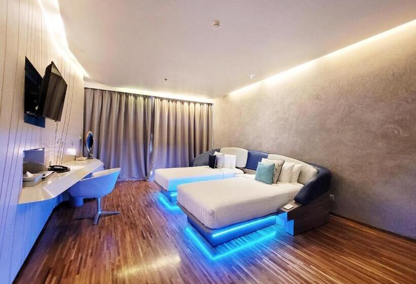 اتاق استاندارد با بالکن, Baraquda Heeton Pattaya By Compass Hospitality