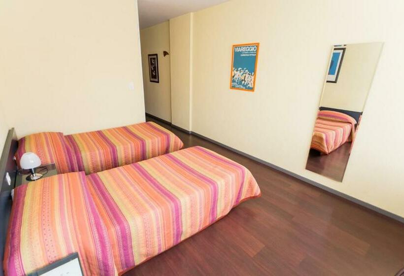 اتاق استاندارد, Comédie