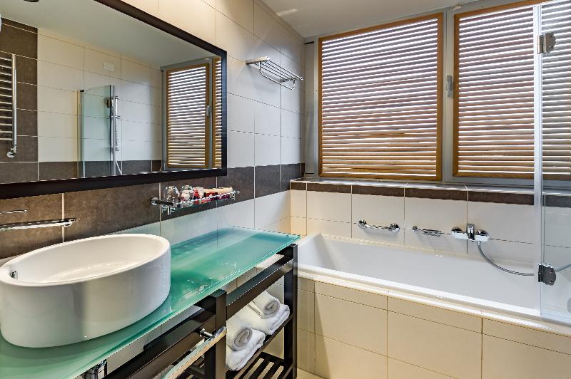 חדר סטנדרט יחיד, Diplomat