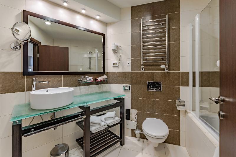 חדר סטנדרט יחיד, Diplomat