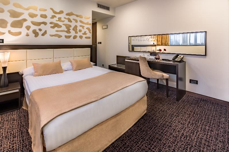 חדר סטנדרט יחיד, Diplomat