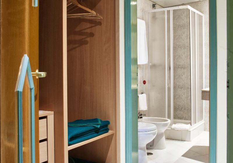 חדר דלוקס, Diplomat