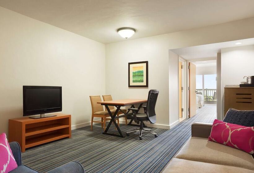 سوییت با چشم‌انداز جانبی دریا, Embassy Suites By Hilton Dorado Del Mar Beach Resort