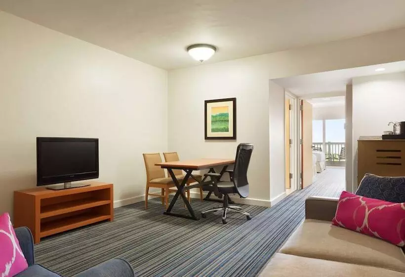 سوییت با چشم‌انداز جانبی دریا, Embassy Suites By Hilton Dorado Del Mar Beach Resort