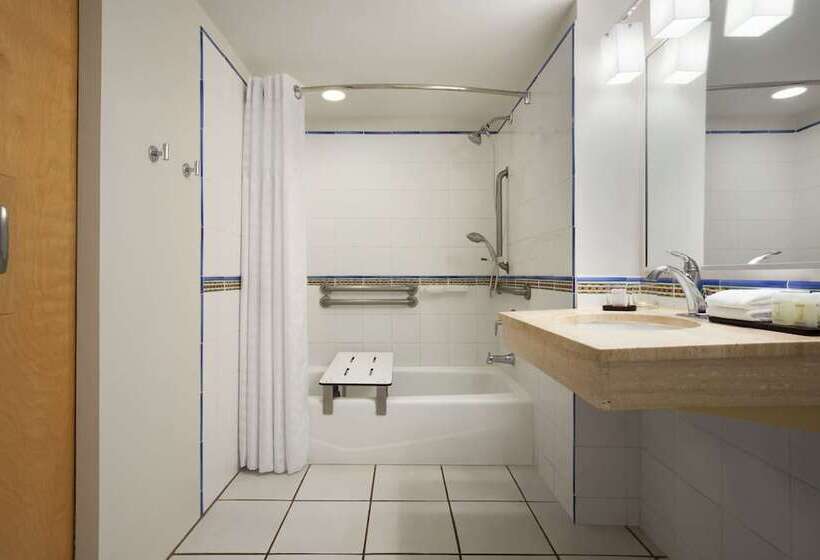 سوئیت برای معلولان, Embassy Suites By Hilton Dorado Del Mar Beach Resort