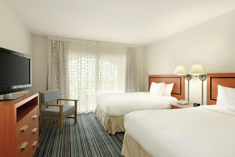 سوییت با چشمانداز جانبی دریا, Embassy Suites By Hilton Dorado Del Mar Beach Resort