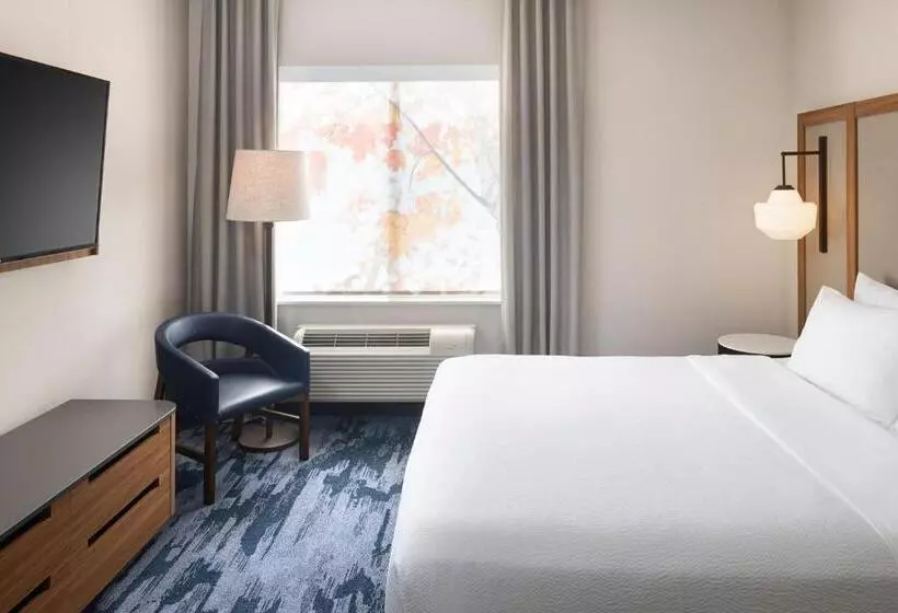 キングサイズベッドのスイートルーム, Fairfield Inn & Suites By Marriott West Kelowna