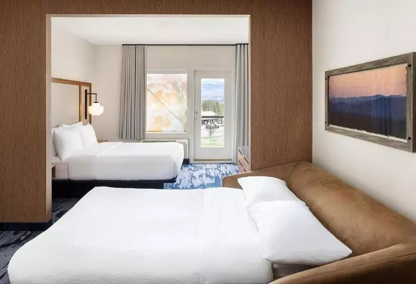 キングサイズベッドのスタンダードルーム, Fairfield Inn & Suites By Marriott West Kelowna