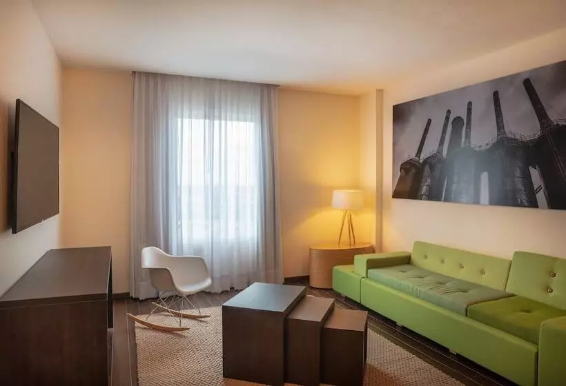 سوییت جونیور, Fiesta Inn Monterrey Fundidora