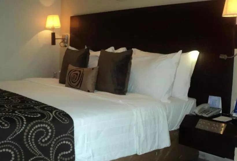 キングサイズベッドのクラブルーム, Fortune Select Exotica, Navi Mumbai   Member Itc S Hotel Group