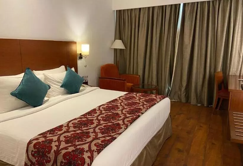 キングサイズベッドのクラブルーム, Fortune Select Exotica, Navi Mumbai   Member Itc S Hotel Group