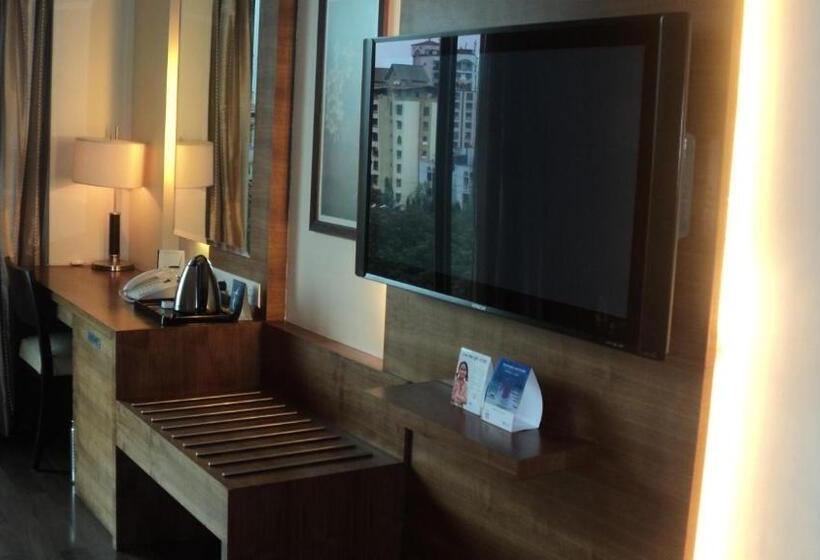 חדר קלאב, Fortune Select Exotica, Navi Mumbai   Member Itc S Hotel Group