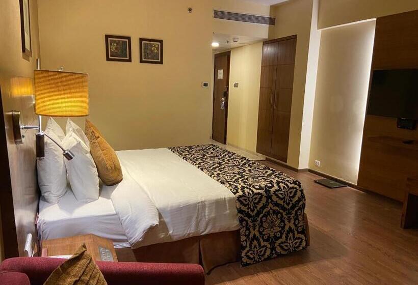 اتاق کلاب, Fortune Select Exotica, Navi Mumbai   Member Itc S Hotel Group