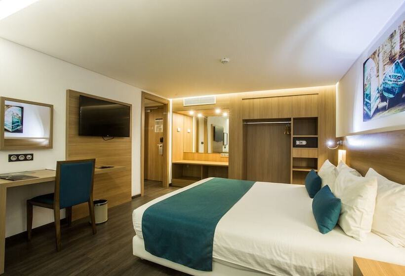 Номер Superior, Fredj