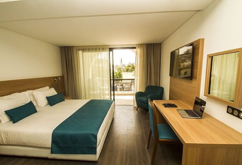 Номер Superior, Fredj