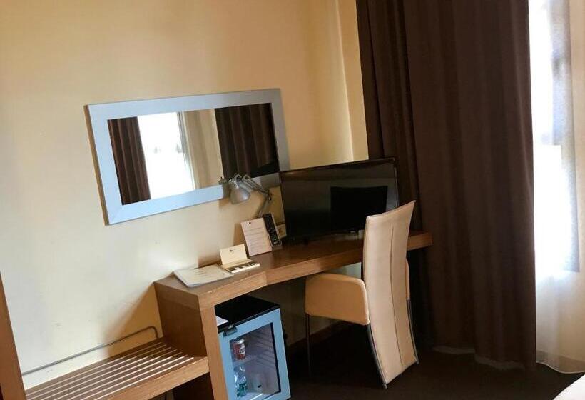 اتاق کلاسیک, Hc3