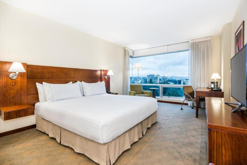 디럭스 룸 킹사이즈 침대, Holiday Inn Express Quito, An Ihg