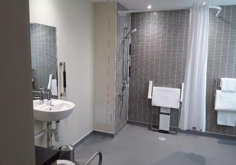身障者適用スタンダードルーム, Holiday Inn Leeds Wakefield M1 Jct40, An Ihg