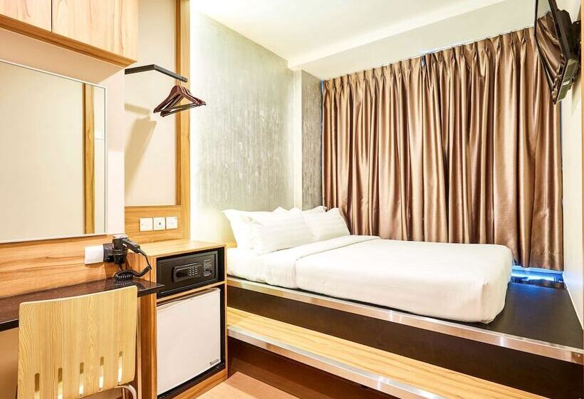 Deluxe Room, Ibis Budget Singapore West Coast