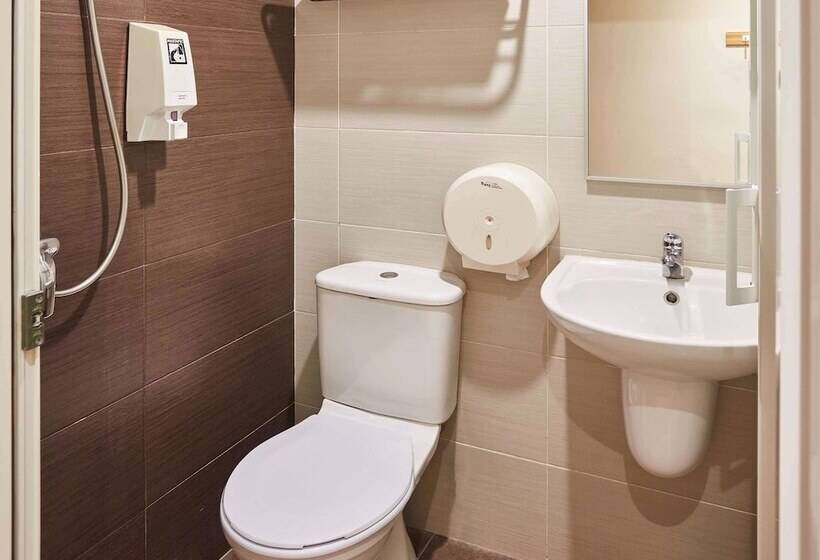 Superior Room, Ibis Budget Singapore West Coast