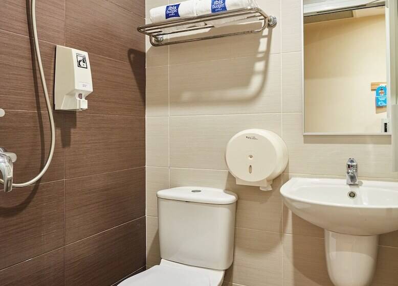 Standard Room, Ibis Budget Singapore West Coast