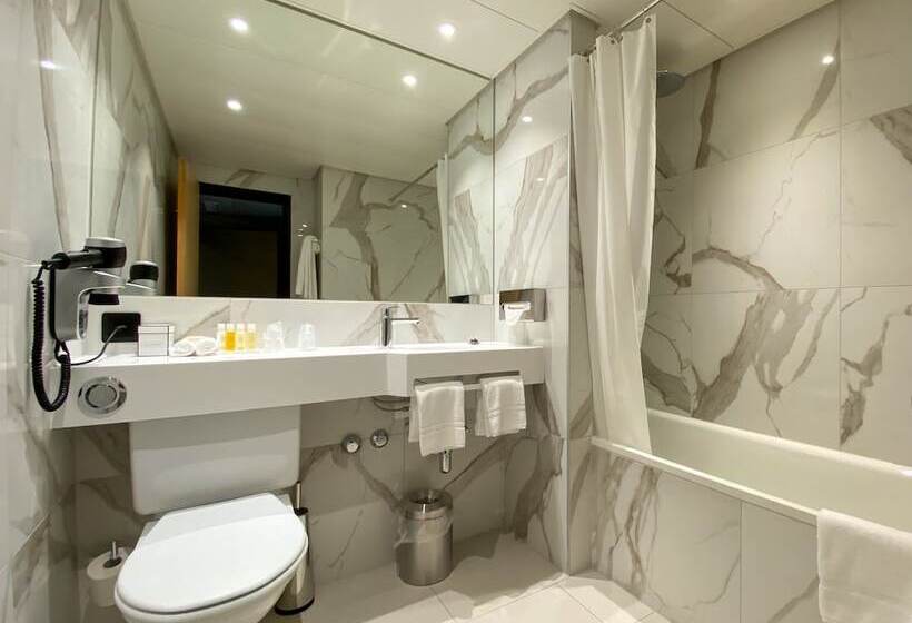 行政套房, Nash Airport