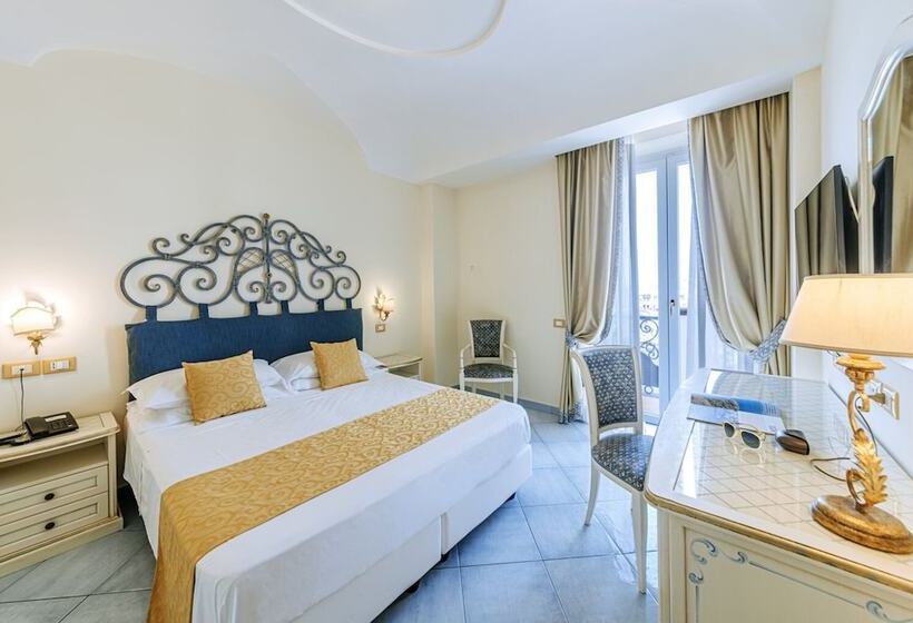 バルコニーつきオーシャンビュースーペリアルーム, Nettuno