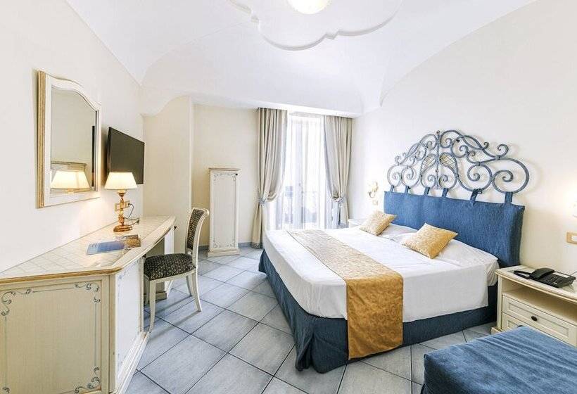 バルコニーつきオーシャンビュースーペリアルーム, Nettuno