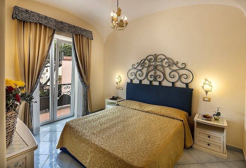 バルコニー付きスタンダードトリプルルーム, Nettuno