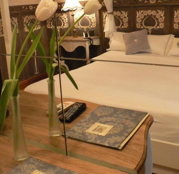 اتاق سوپریور, Posada Real Los Cinco Linajes