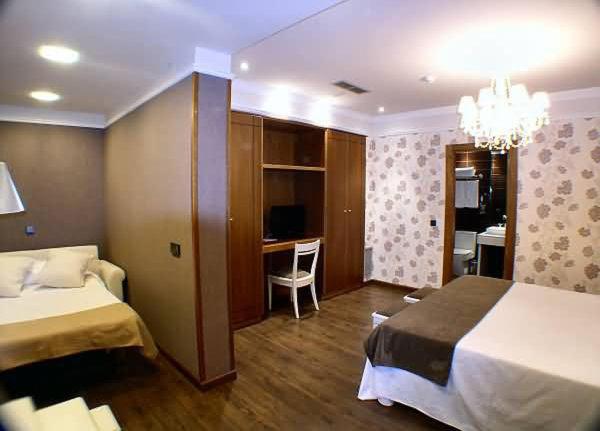 اتاق استاندارد سه نفره, Posada Real Los Cinco Linajes