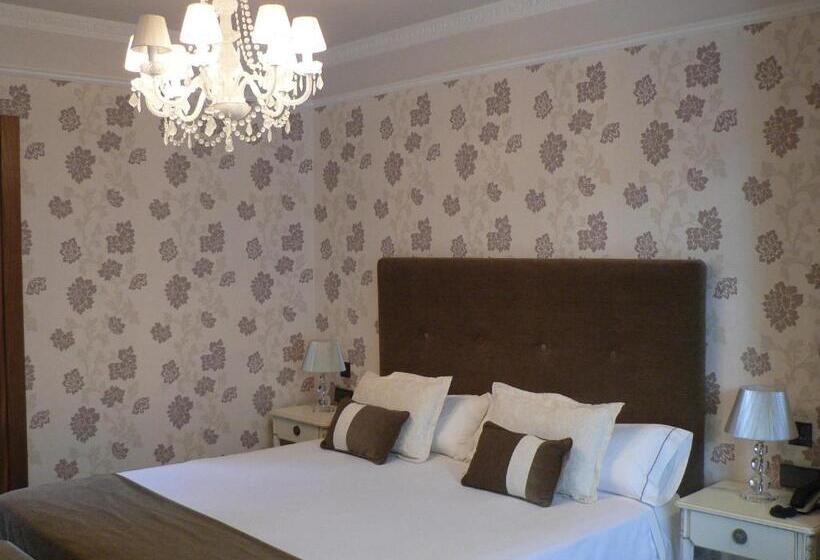 اتاق استاندارد سه نفره, Posada Real Los Cinco Linajes