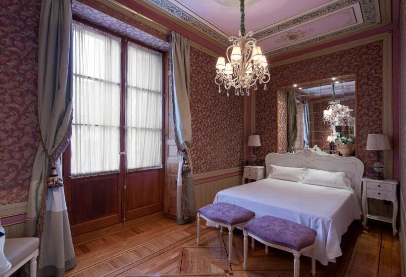 اتاق سوپریور, Posada Real Los Cinco Linajes