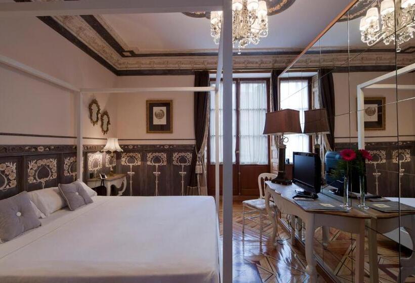 اتاق سوپریور, Posada Real Los Cinco Linajes