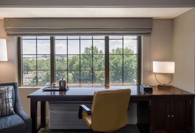 带2个双人床的标准工作室, Sheraton Baltimore Washington Airport   Bwi