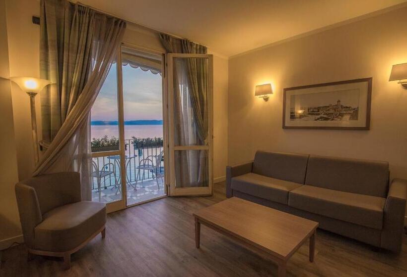 Номер Стандарт Вид на Озеро, Sirmione Terme