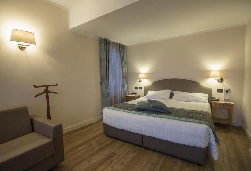 Номер Стандарт Вид на Озеро, Sirmione Terme